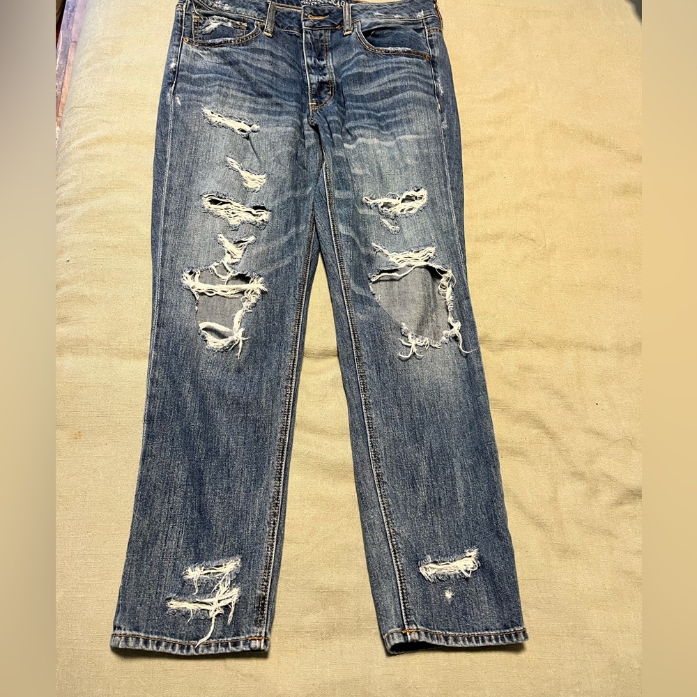 American eagle mom jeans